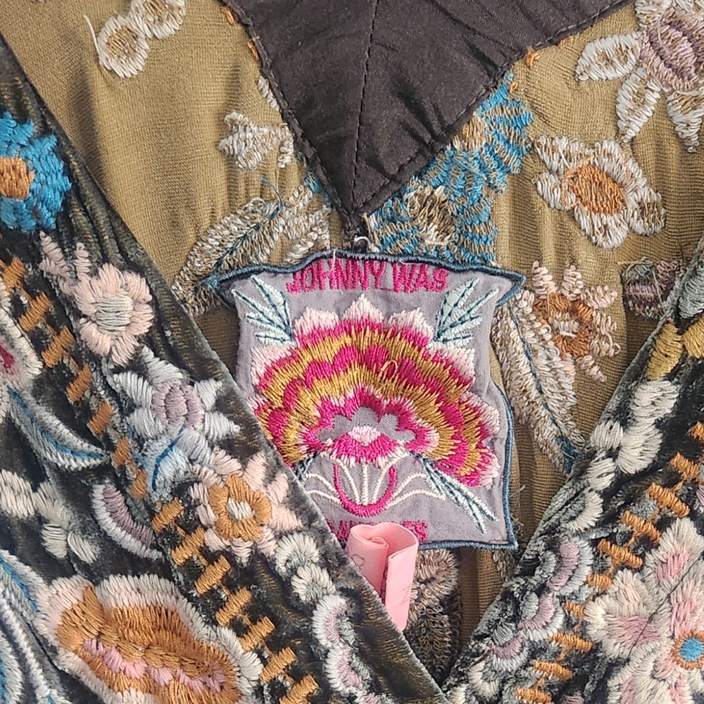 Johnny Was crushed velvet short sleeve tunic with classic JW embroidery.